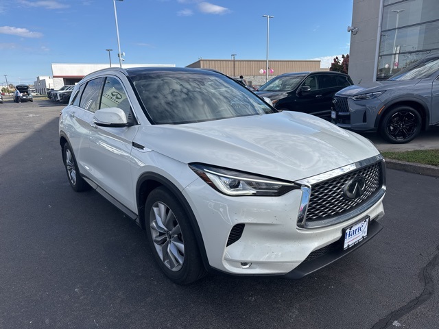 2022 Infiniti QX50 Luxe photo 2