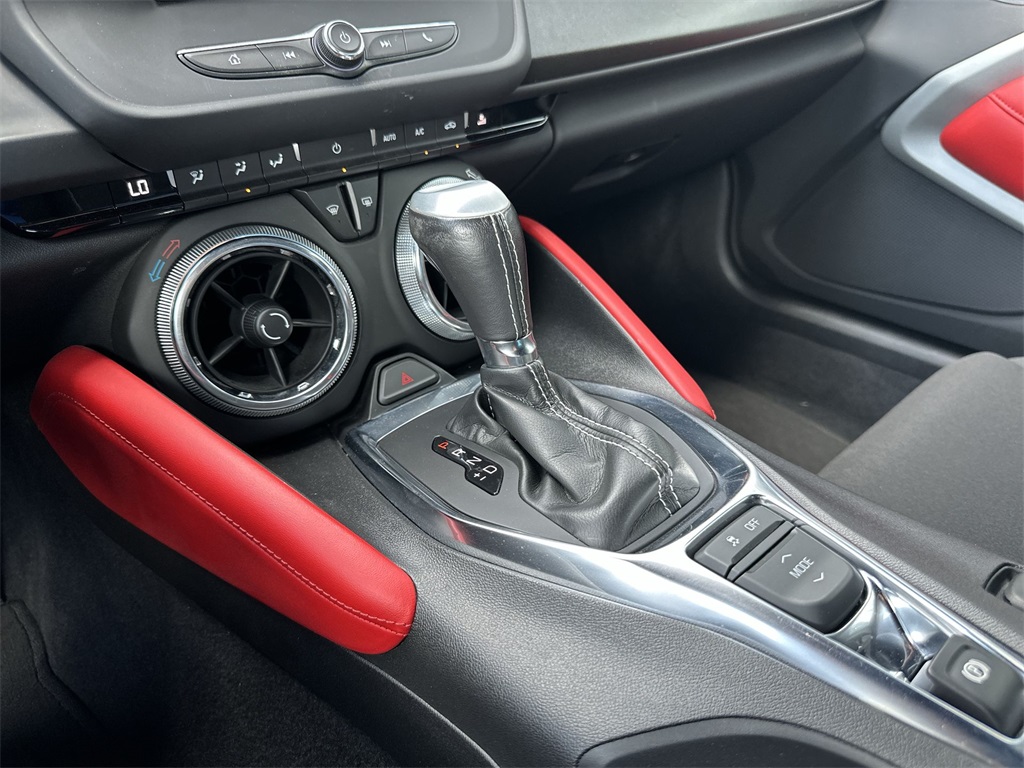 2021 Chevrolet Camaro LT1 photo 18