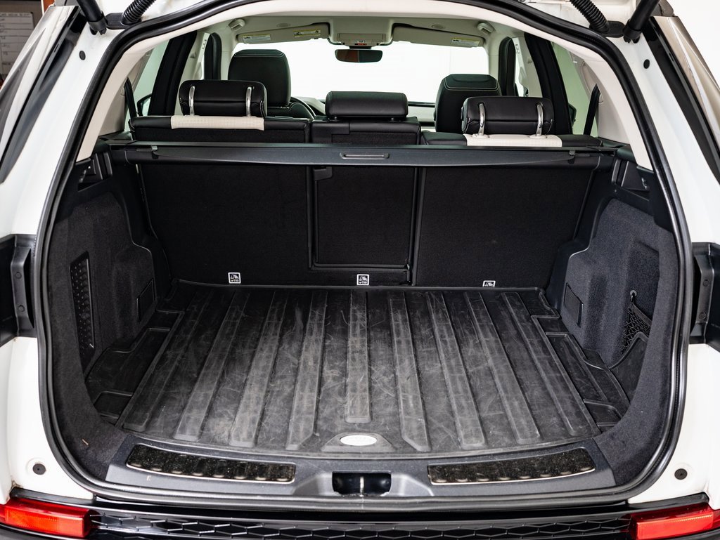 2022 Land Rover Discovery Sport SE R-Dynamic photo 16