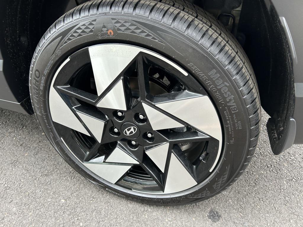 2026 Hyundai Kona Limited photo 9