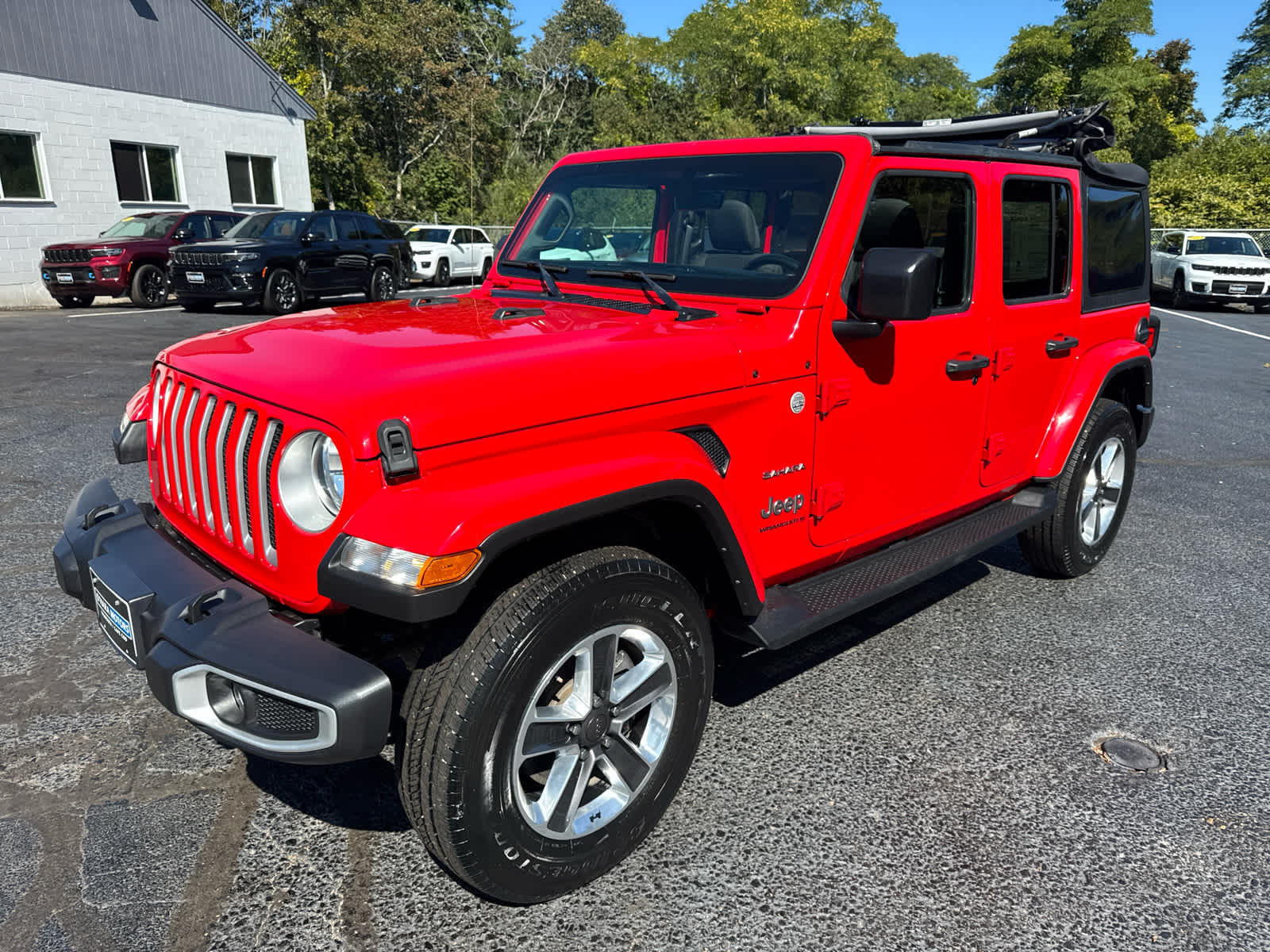 2023 Jeep Wrangler Sahara photo 2