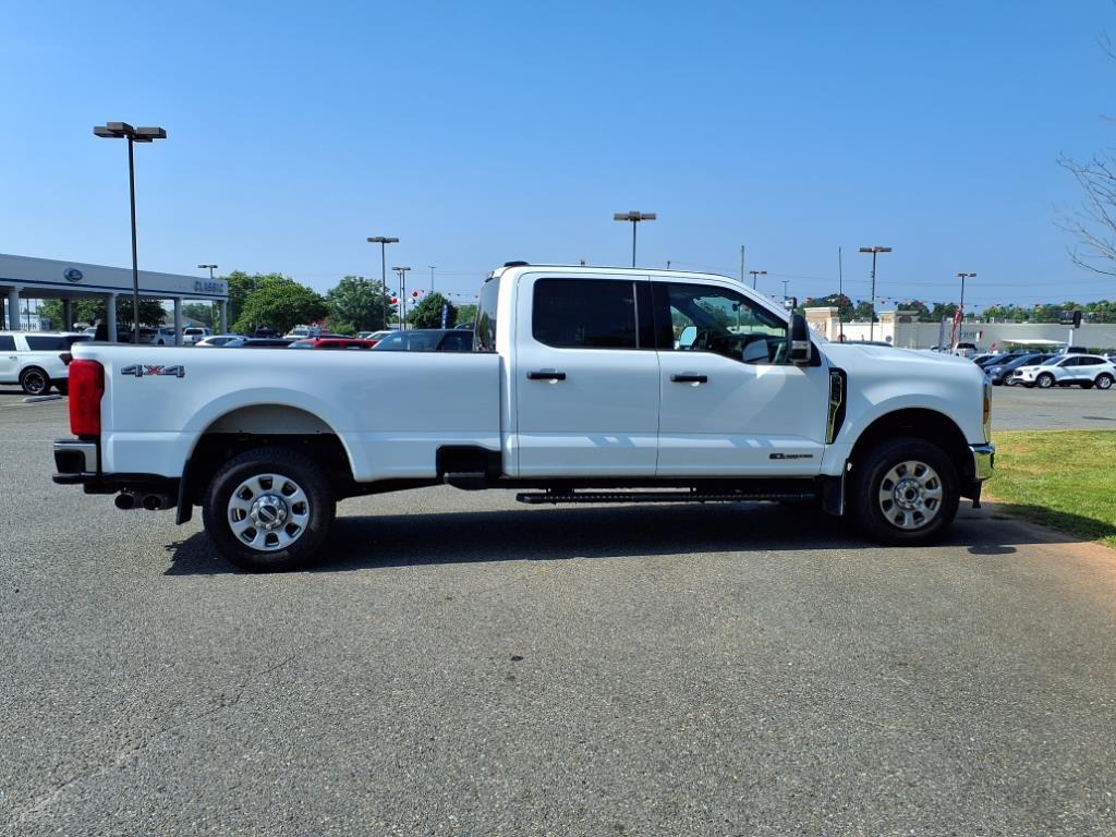 2024 Ford F-350 XLT photo 16