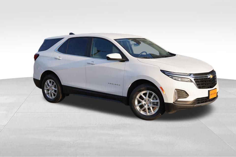 2022 Chevrolet Equinox LT photo 2