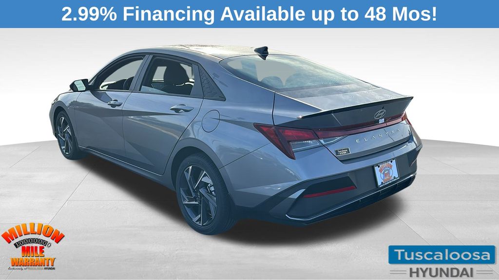 2025 Hyundai Elantra SEL Sport photo 4