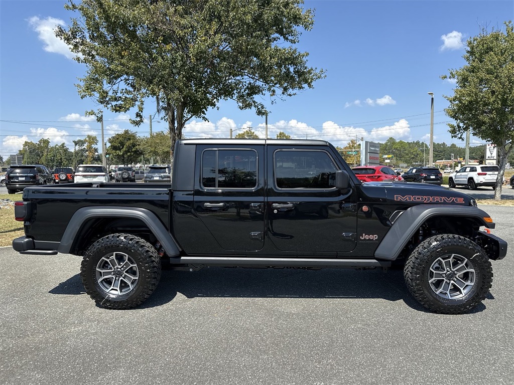 2025 Jeep Gladiator Mojave photo 2