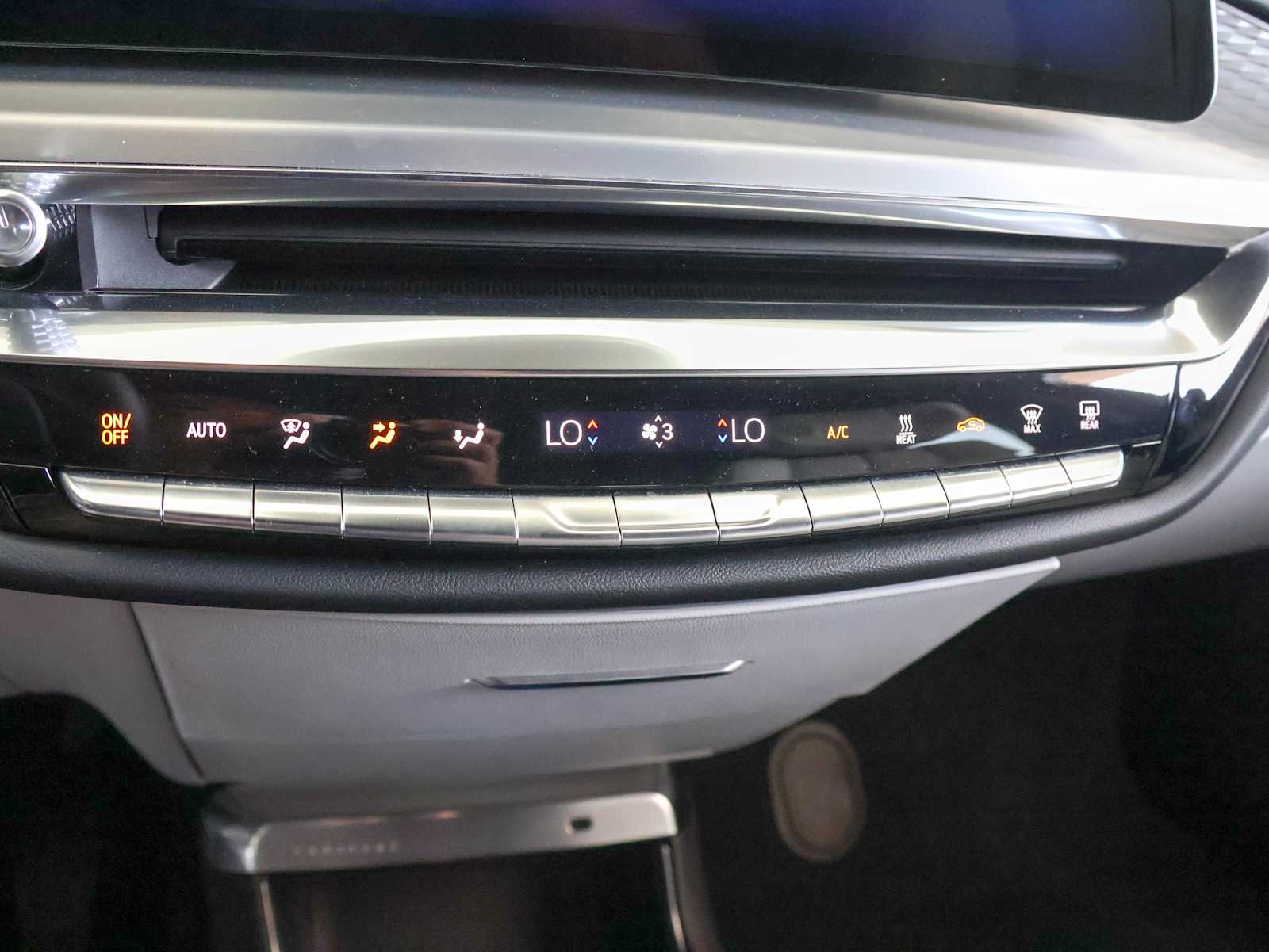 2024 Cadillac Lyriq Sport photo 8