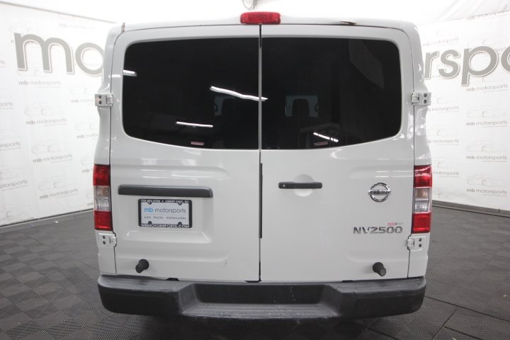 2017 Nissan NV1500 HD photo 3