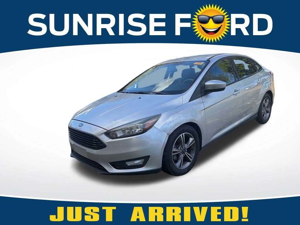 2018 Ford Focus SE's photo