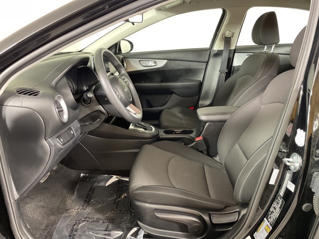 2024 Kia Forte LXS photo 14