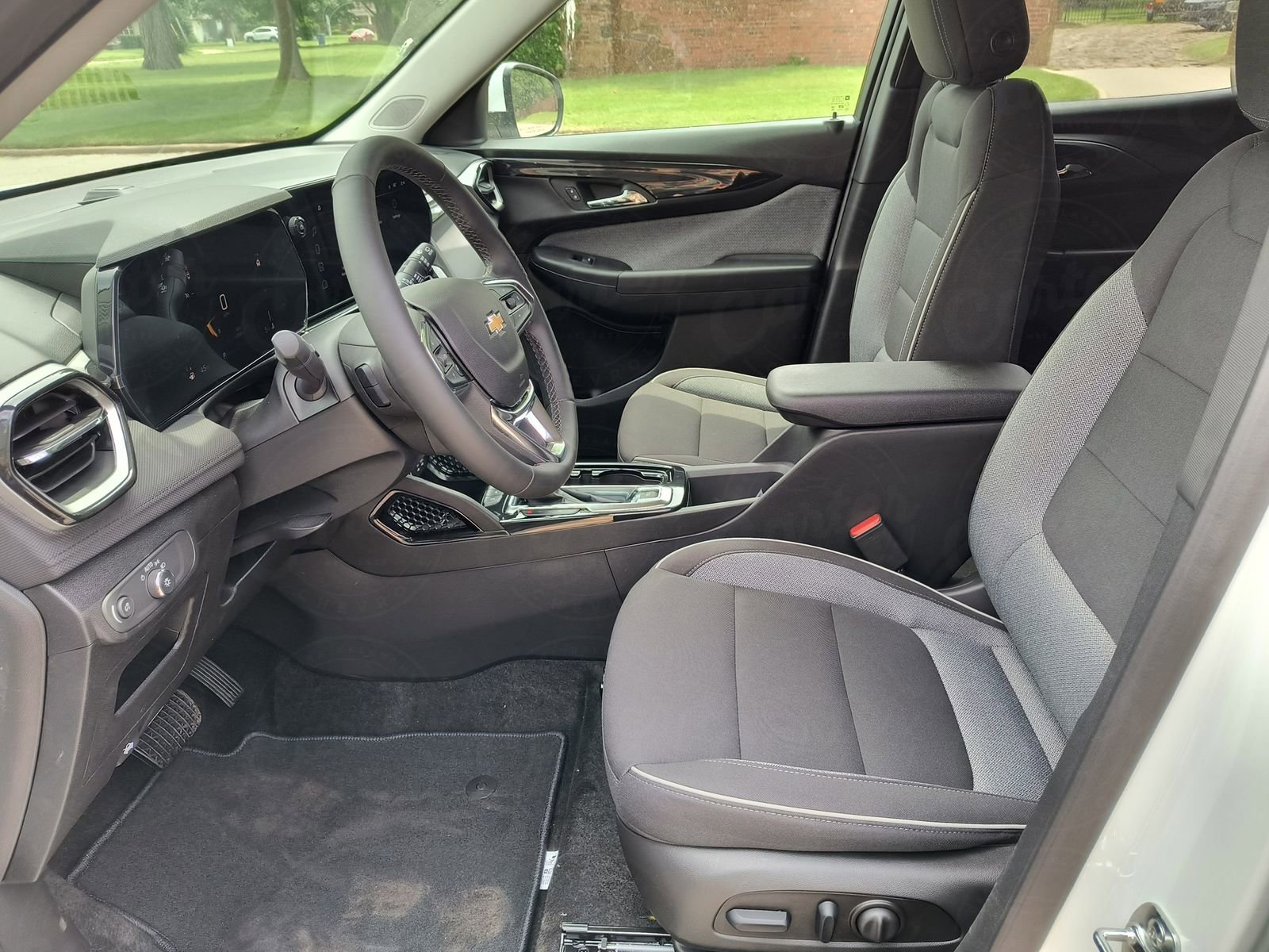 2025 Chevrolet Trailblazer LT photo 16