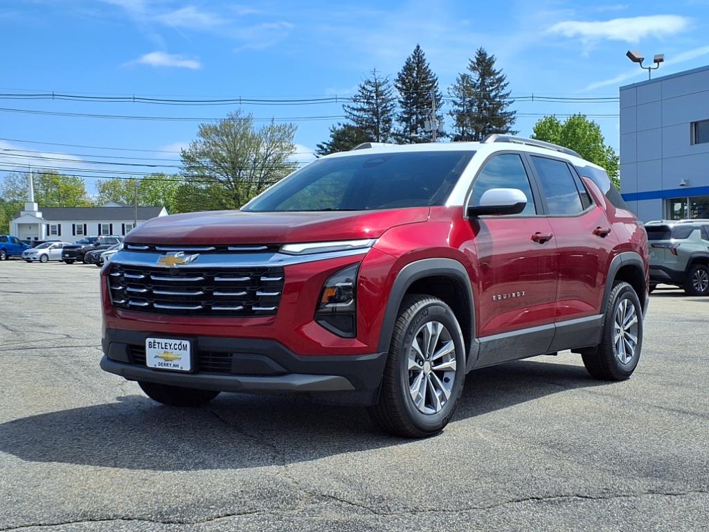 2025 Chevrolet Equinox LT photo 2