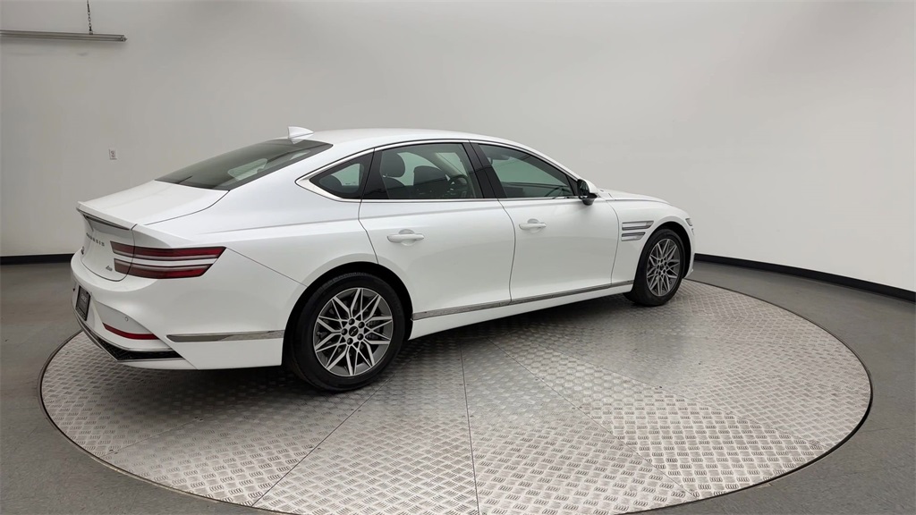 2025 Genesis G80 2.5T AWD photo 2