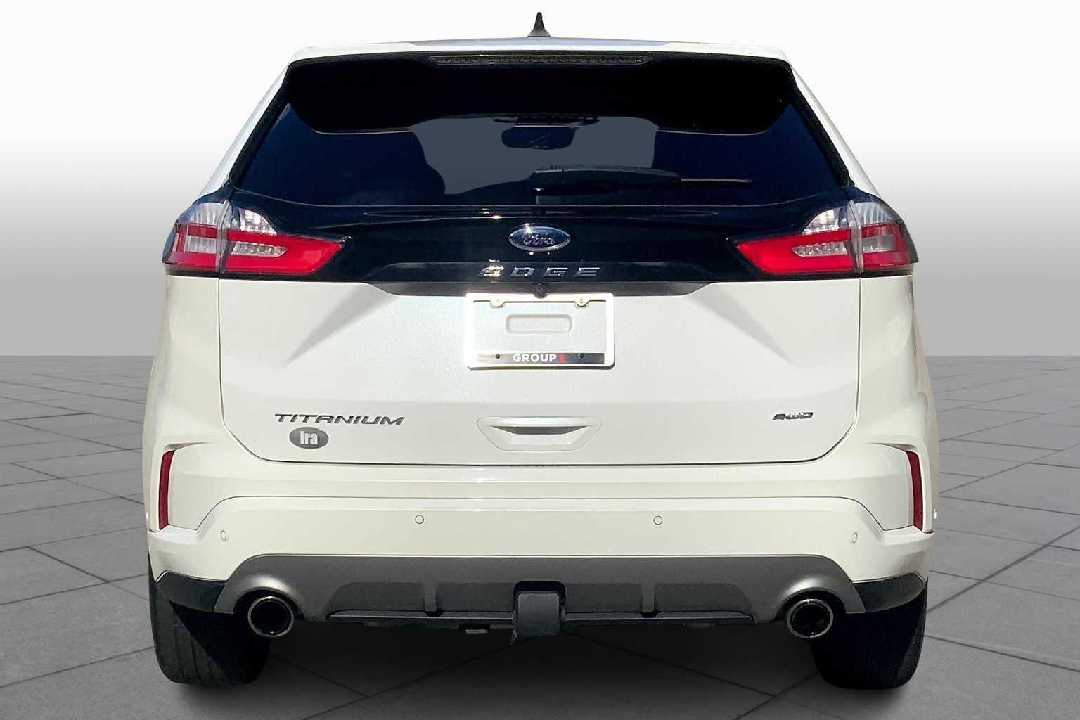 2022 Ford Edge Titanium photo 4