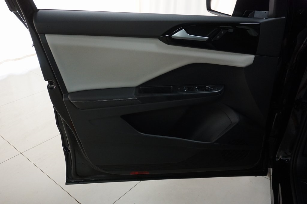 2025 Volkswagen Taos S photo 21