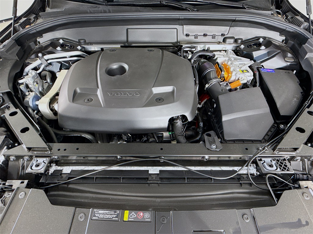 2025 Volvo XC60 Hybrid T8 photo 30