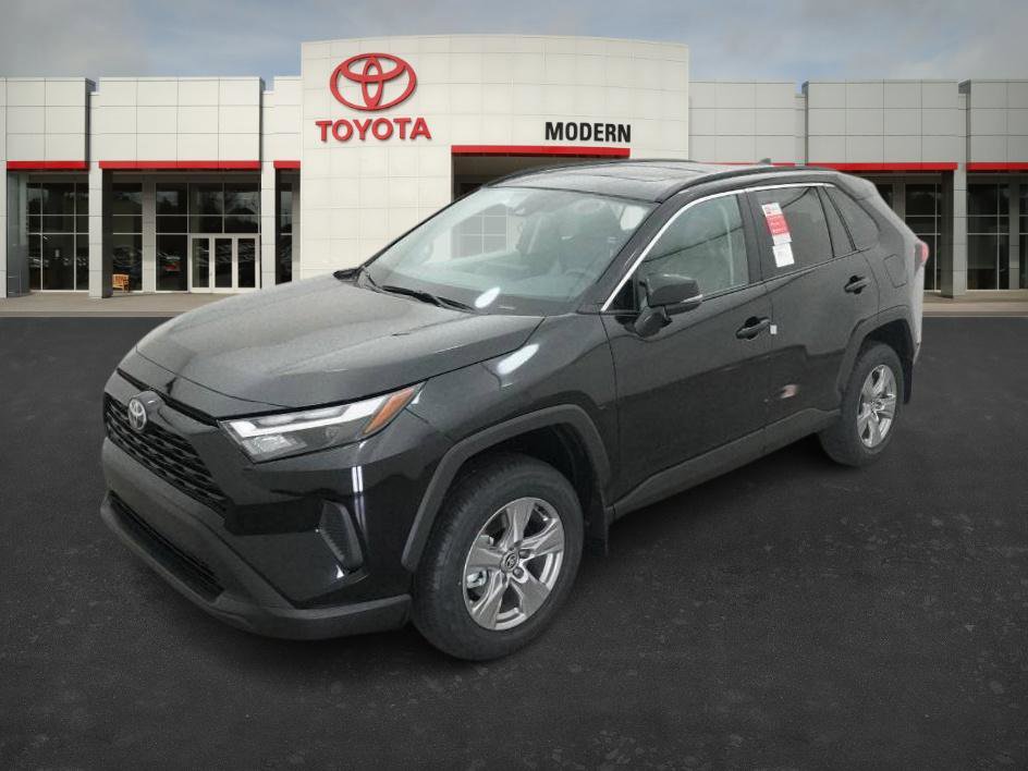 2025 Toyota RAV4 XLE's photo
