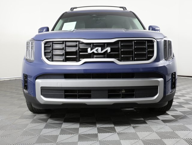 2023 Kia Telluride S photo 2