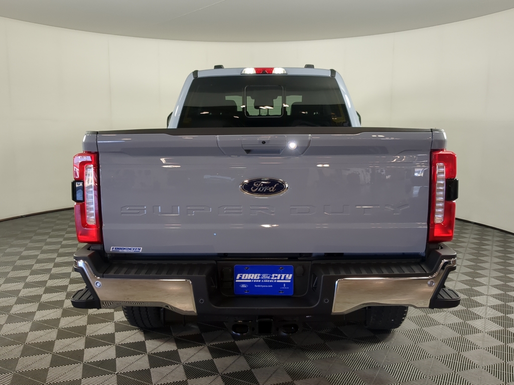 2025 Ford F-350 Lariat photo 6