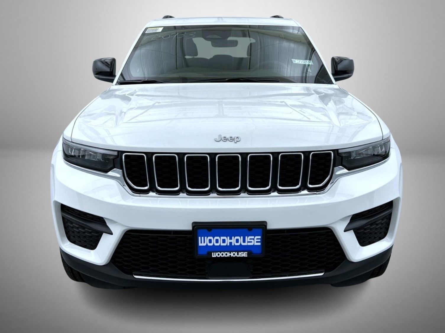 2025 Jeep Grand Cherokee Laredo photo 2