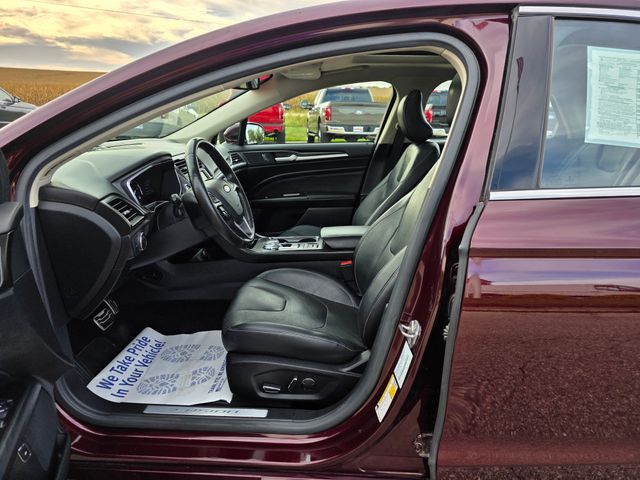 2017 Ford Fusion Energi Titanium photo 3