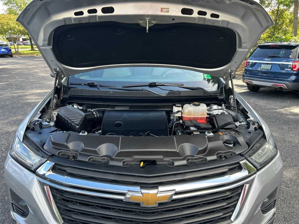 2022 Chevrolet Traverse LS photo 14