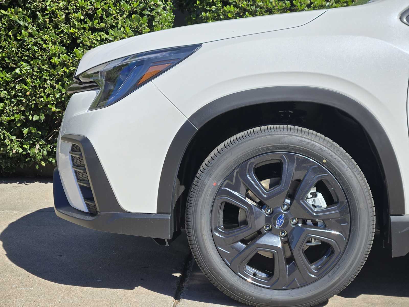 2025 Subaru Ascent Onyx Edition Touring photo 2