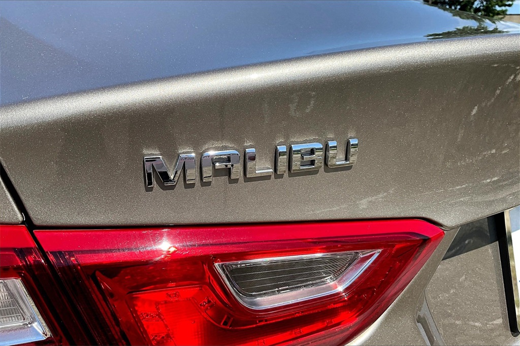 2022 Chevrolet Malibu LS photo 8
