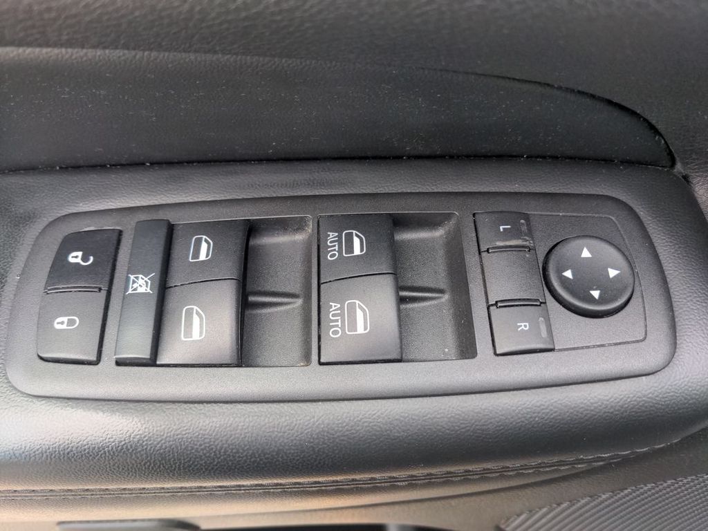 2022 Jeep Cherokee Limited photo 12