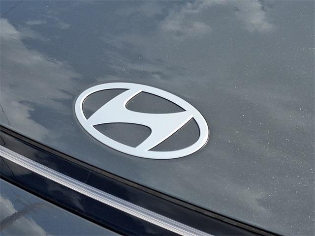 2026 Hyundai Kona Limited photo 5