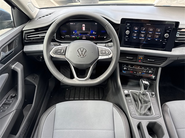 2025 Volkswagen Jetta 1.5T SE photo 21