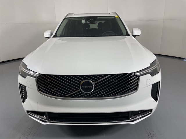 2025 Volvo XC90 T8 photo 3