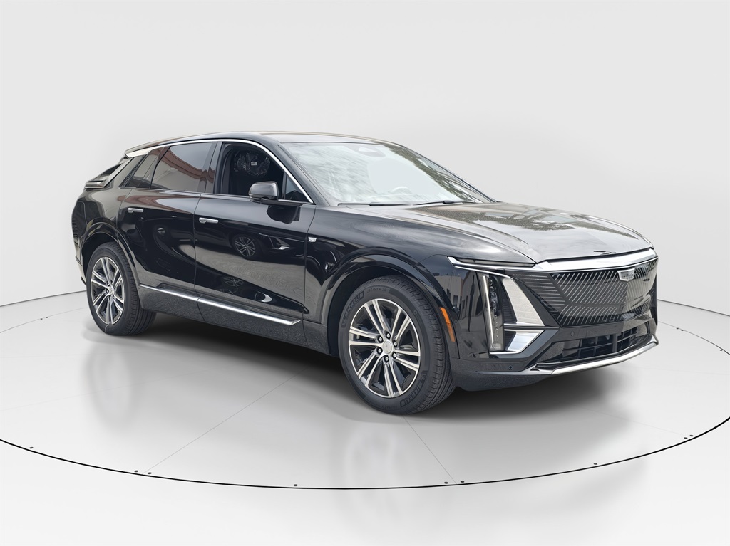 2025 Cadillac Lyriq Luxury photo 2