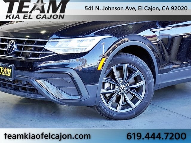 2023 Volkswagen Tiguan SE photo 3