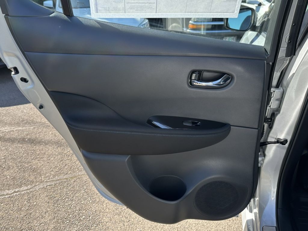2025 Nissan Leaf SV Plus photo 23