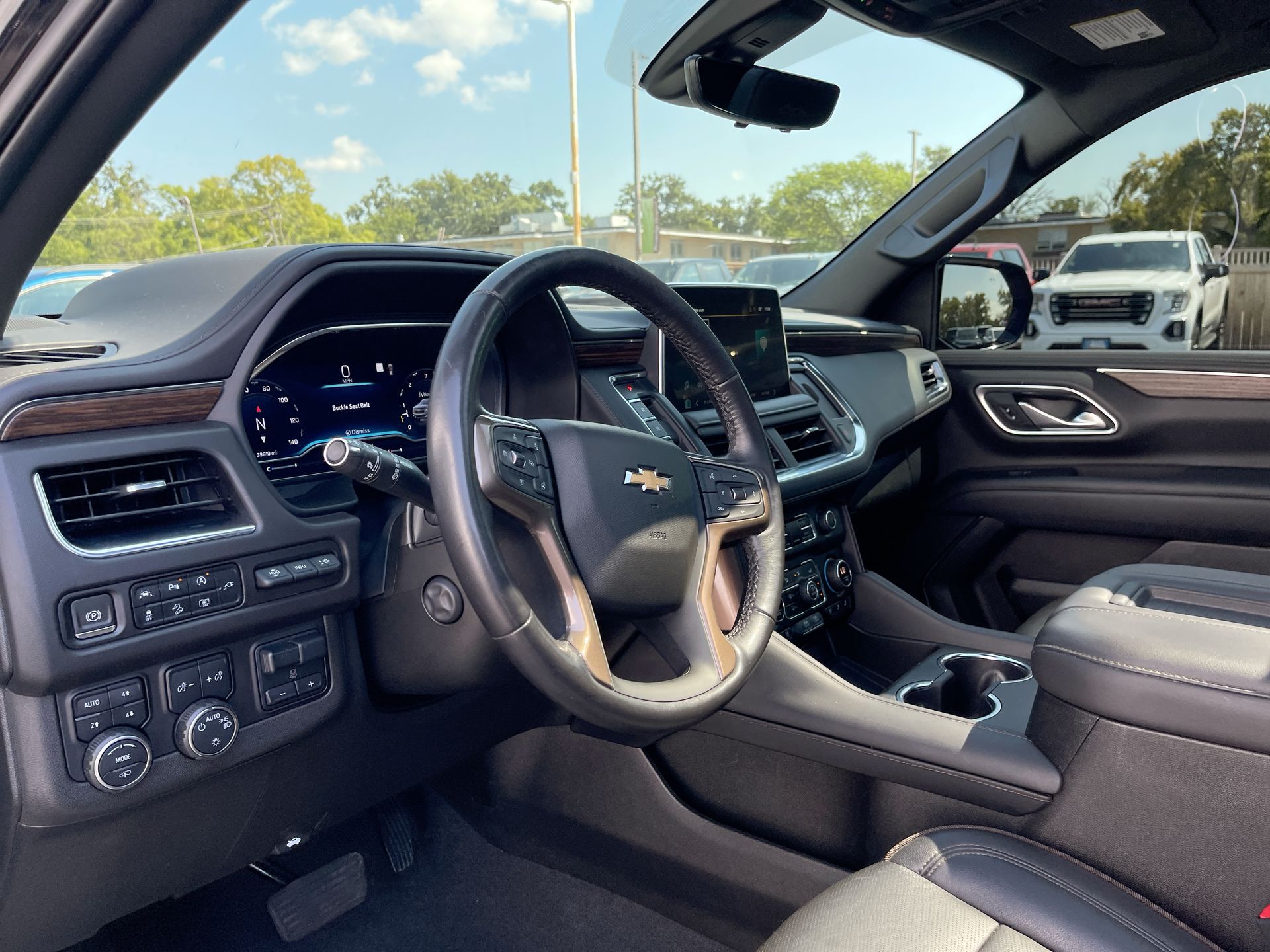 2022 Chevrolet Tahoe High Country photo 2