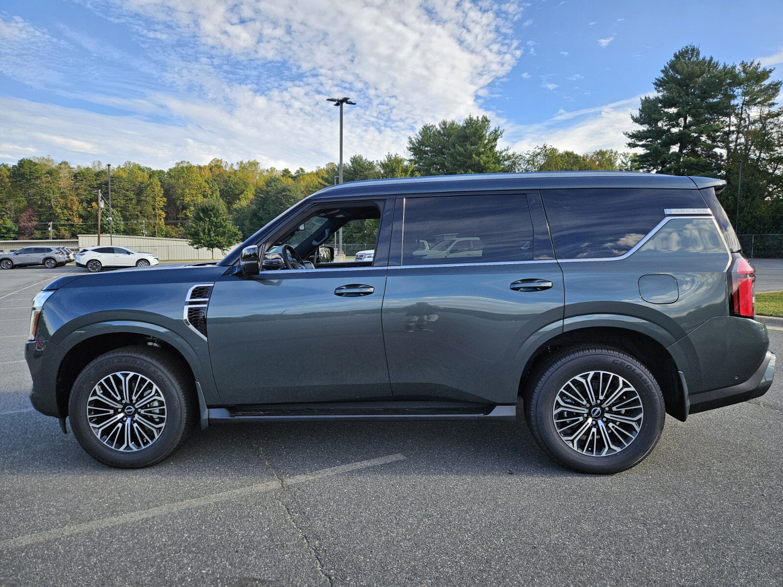 2026 Nissan Armada SL photo 4