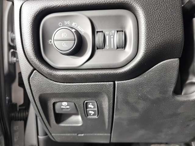 2026 Ram 1500 Laramie photo 19