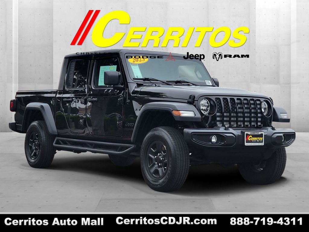 2023 Jeep Gladiator Sport's photo