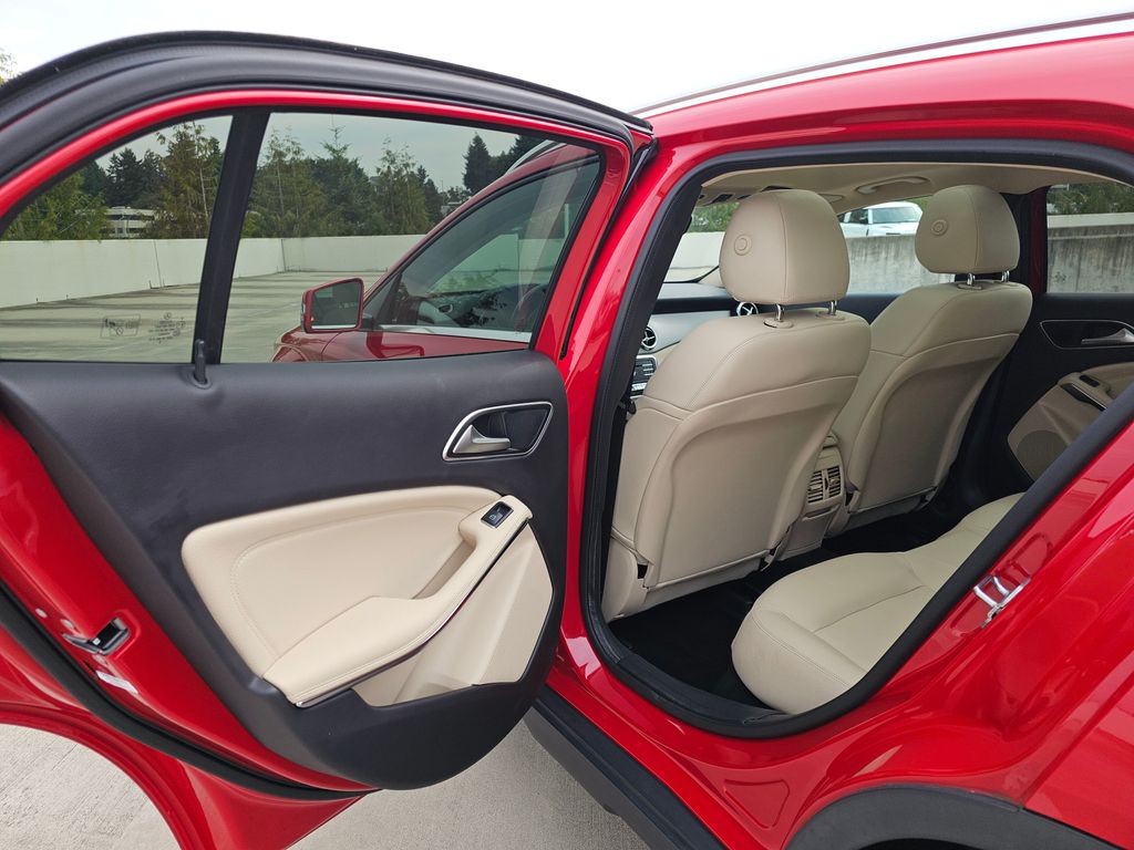 2020 Mercedes Benz GLA 250 4MATIC photo 11