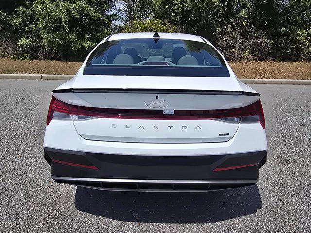 2025 Hyundai Elantra Hybrid SEL Sport photo 5