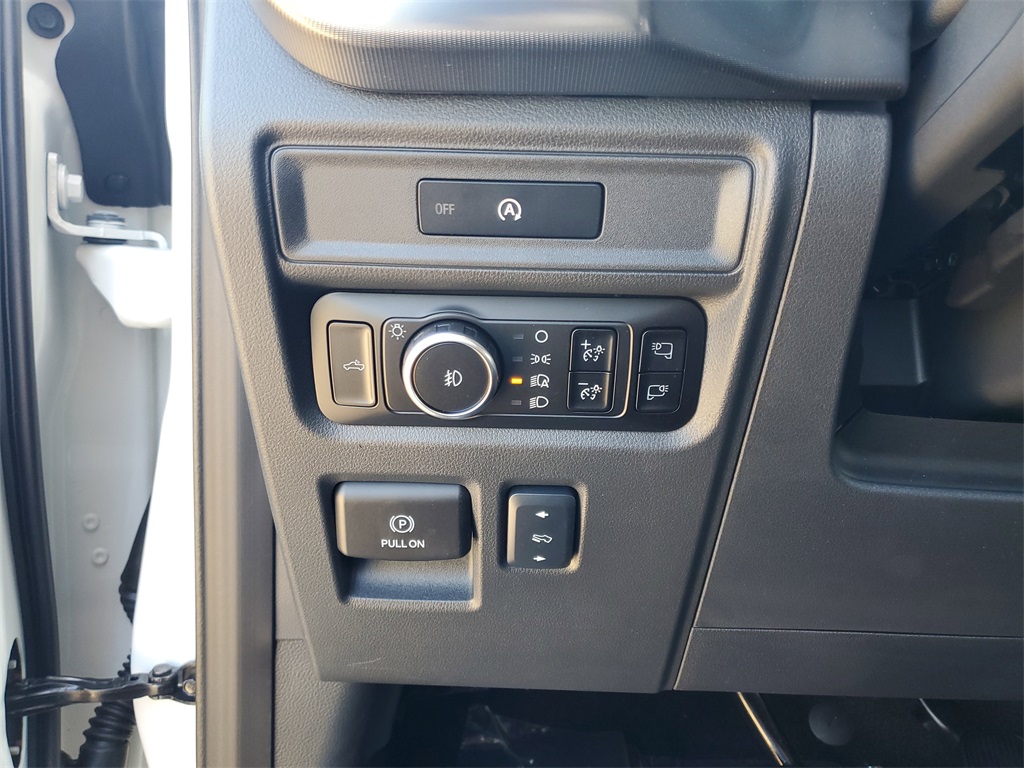 2025 Ford F-150 Lariat photo 8