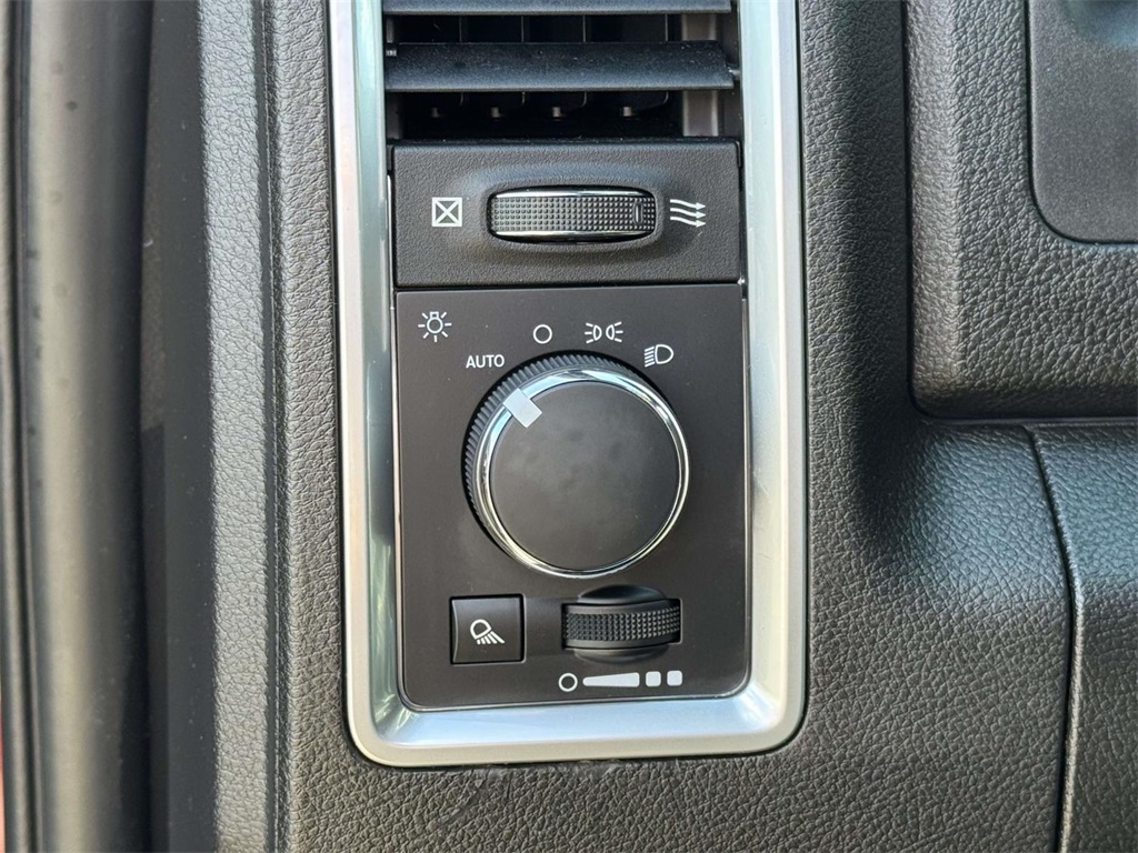 2022 Ram 1500 Classic Warlock photo 27