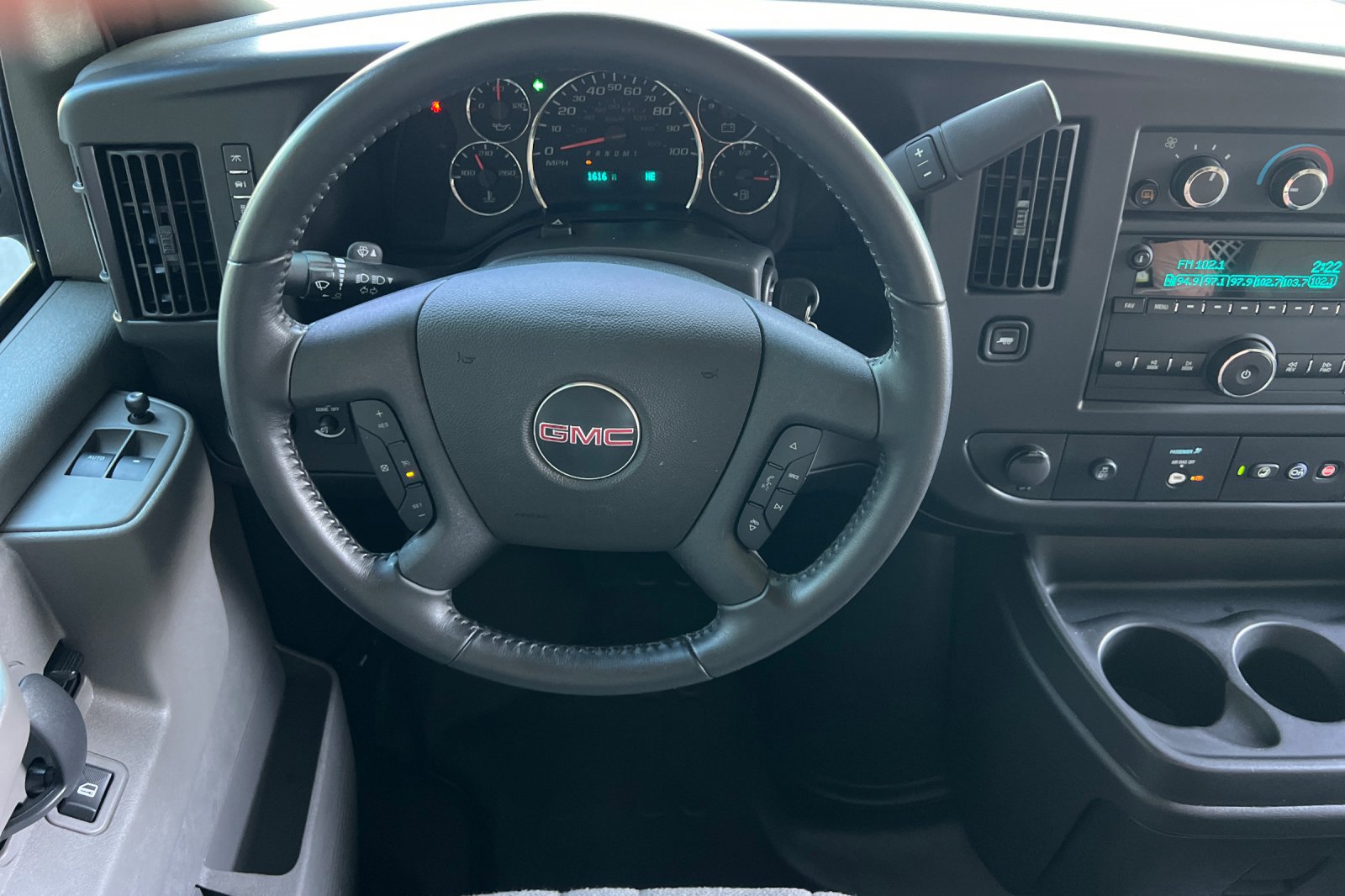 2023 Gmc Savana Cargo 2500 photo 11