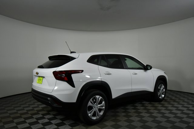 2026 Chevrolet Trax LS photo 8