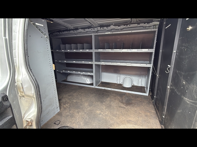 2021 Gmc Savana Cargo 2500 photo 17