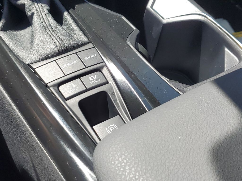 2025 Toyota Camry SE photo 28