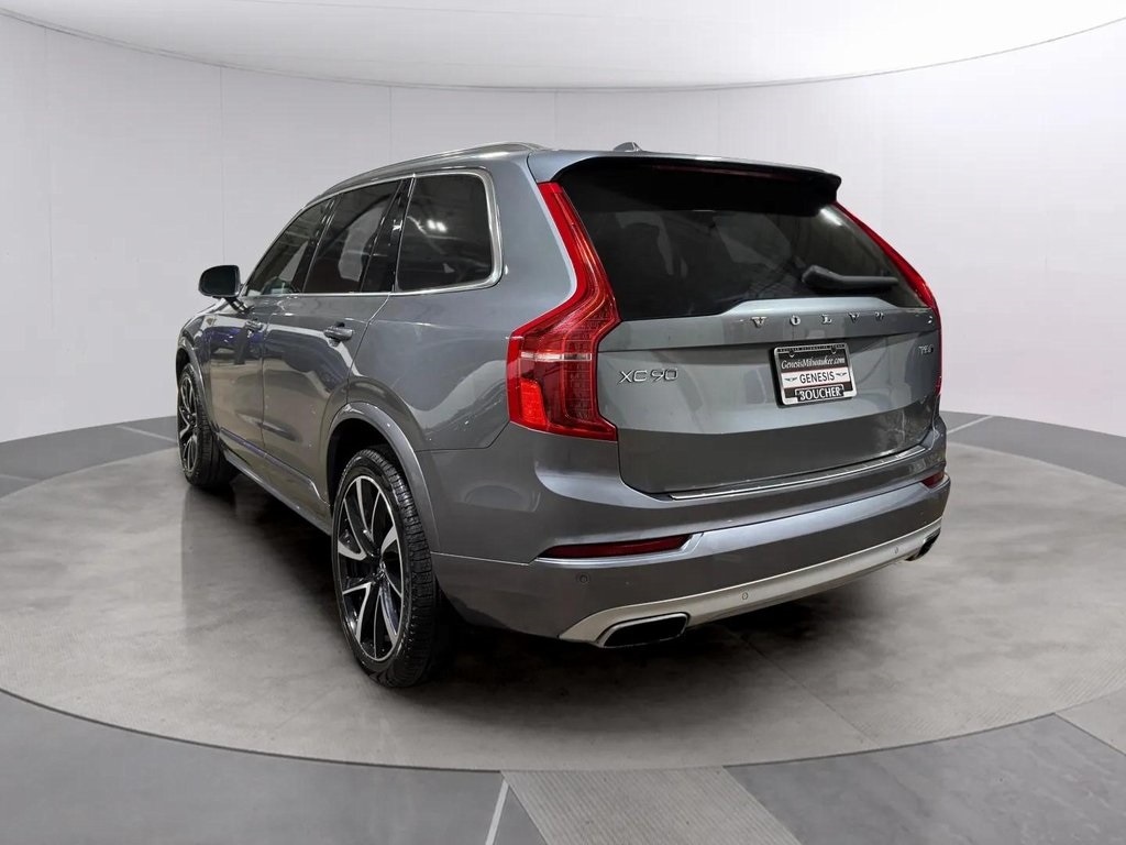 2020 Volvo XC90 T6 Momentum AWD photo 4