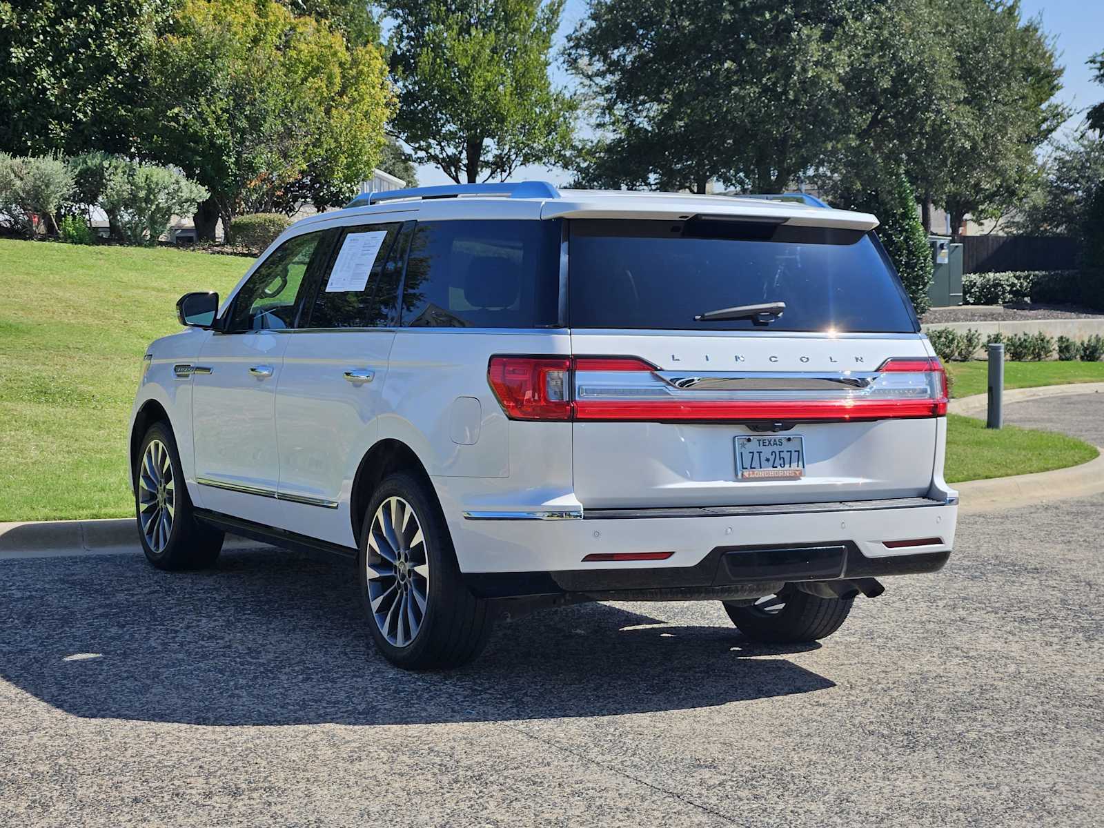 2019 Lincoln Navigator Select photo 4