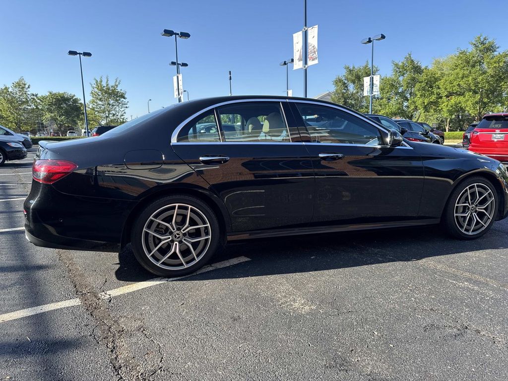 2022 Mercedes Benz E 350 4MATIC photo 5