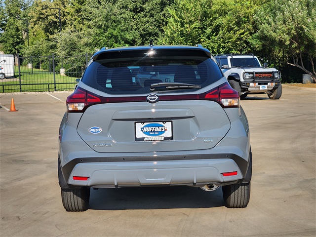 2024 Nissan Kicks SR photo 4